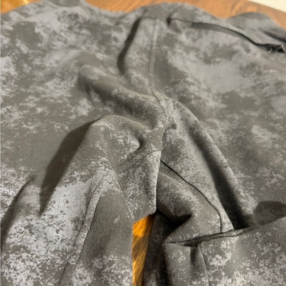 Lululemon🍋Gray and Black Patterned Pants - Picture 11 of 12